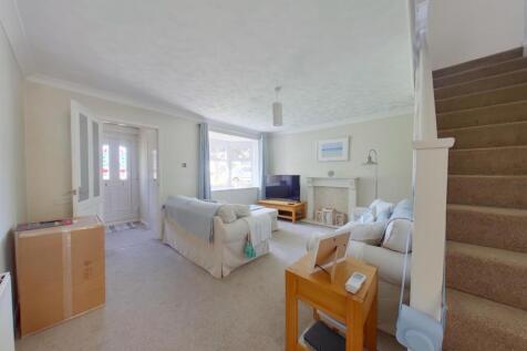 Living Room2.jpg