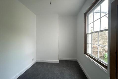bedroom 3.jpg