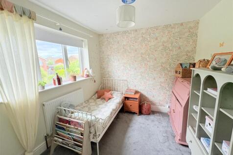 girls bed.jpg