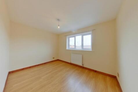 Front Bedroom (1).jpg