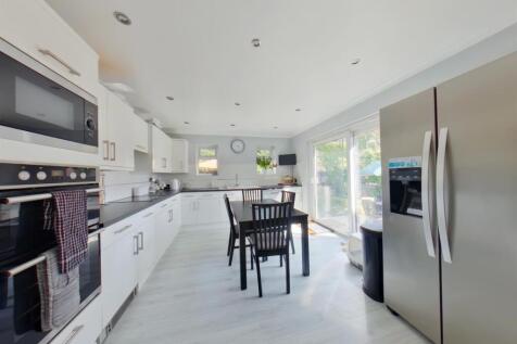 Kitchen Pic (15).jpg