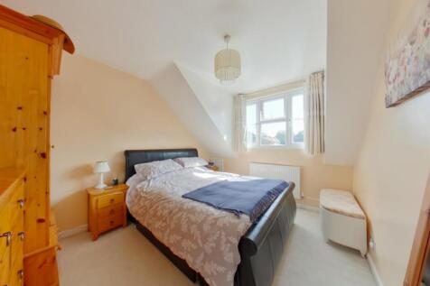 Bed 2 Pic (1).jpg