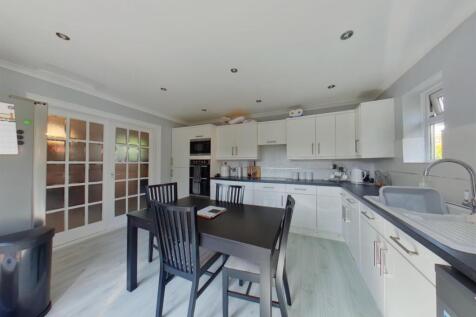 Kitchen Pic (16).jpg