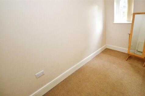 Flat 2-Bed 3