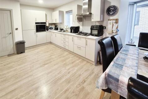 Kitchen/Dining Area