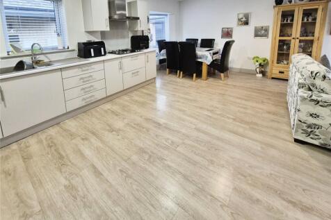 Kitchen/Dining Area