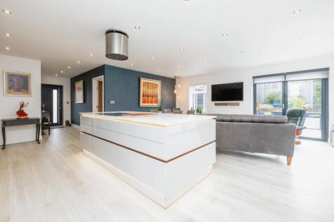 Kitchen/Living Area