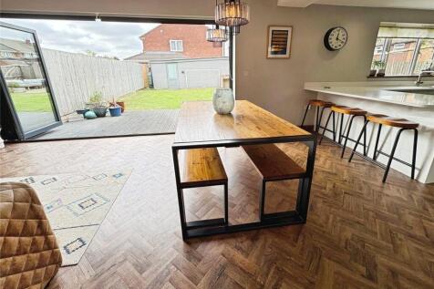 Living/Dining Area