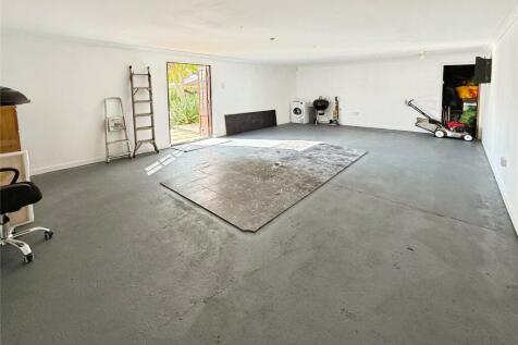 Garden/Games Room