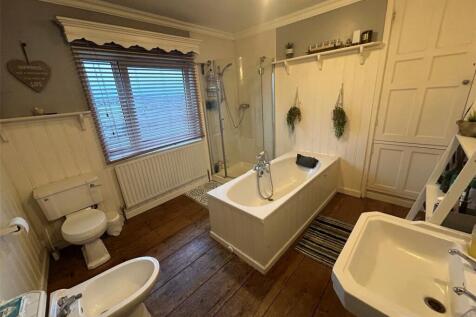 Bathroom W/C