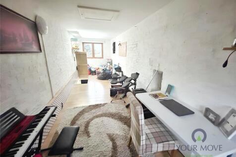 Garage/Loft Room