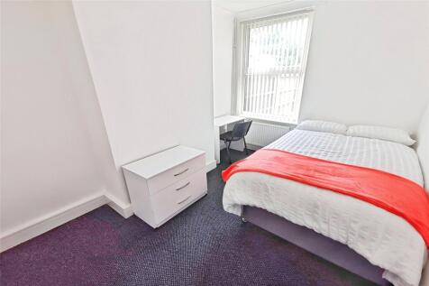 Dining Room / Bed 3