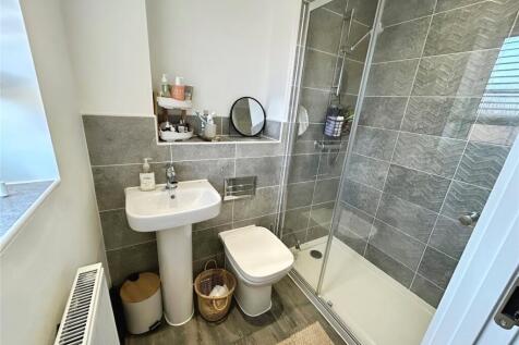 En Suite Shower W/C