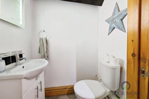 En Suite Cloaks W/C