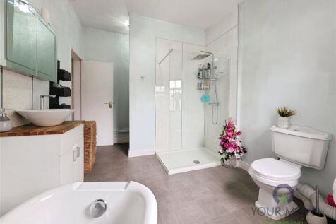 Bathroom/Shower W/C