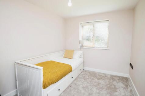Bedroom 5/Study