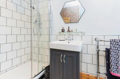 Bath/Shower Room