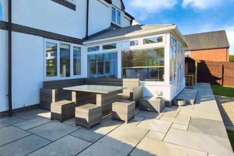Family/Garden Room
