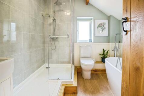 Bath/Shower Room
