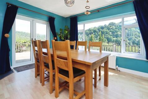 Sitting/Dining Room