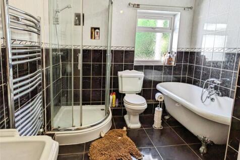 Bath/Shower Room