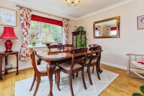 Sitting/Dining Room