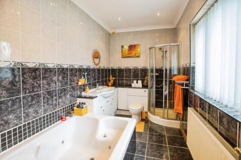 Bath/Shower Room