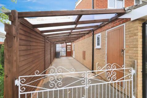 Driveway/Carport