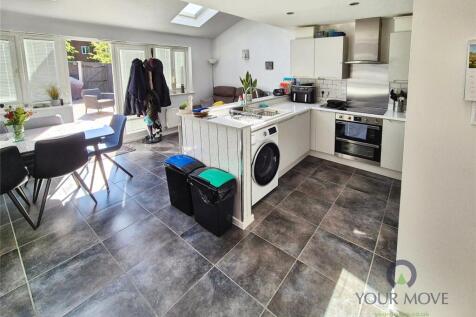 Kitchen/Dining Area