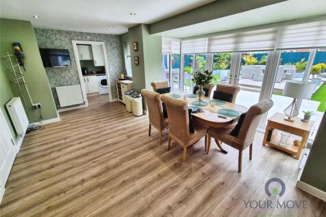 Kitchen/Dining Area