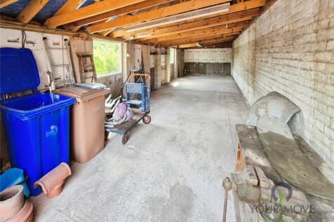 Garage/Workshop