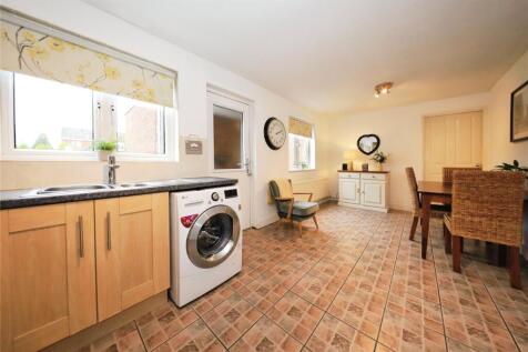 Kitchen / Dining