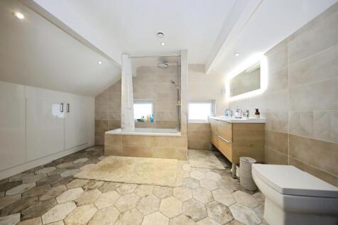En-Suite Bedroom One