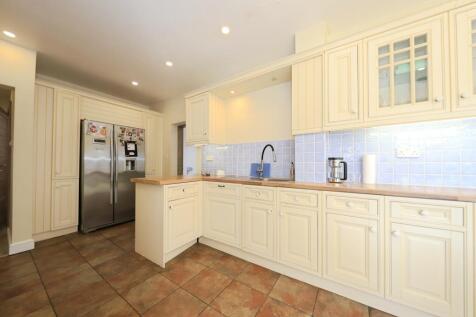 Kitchen/ Dining