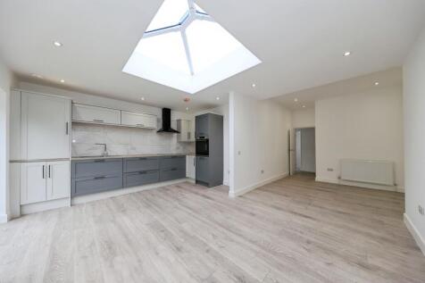 Lounge/ Kitchen