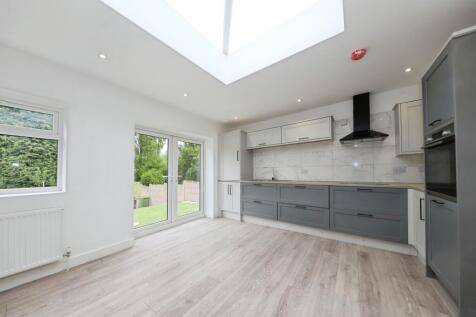 Kitchen/ Dining