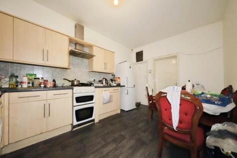 Kitchen/ Dining