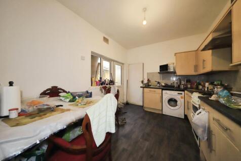 Kitchen / Dining