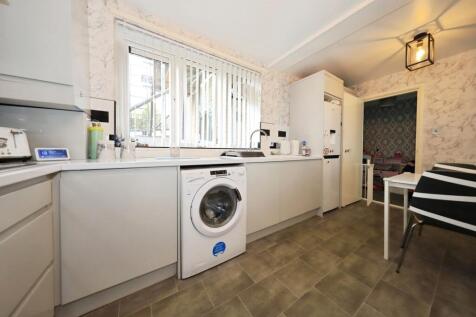 Kitchen/ Dining