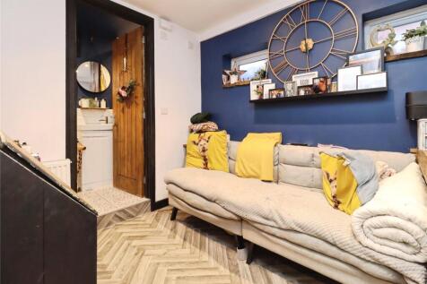 Reception/Bedroom