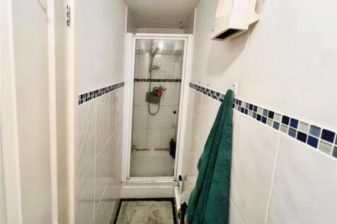 En Suite Shower Wc