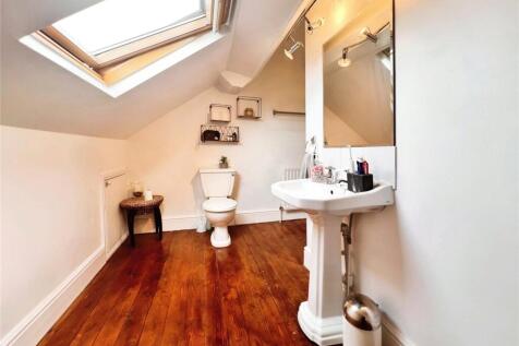 En Suite Shower WC