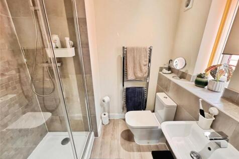 En Suite Shower Wc