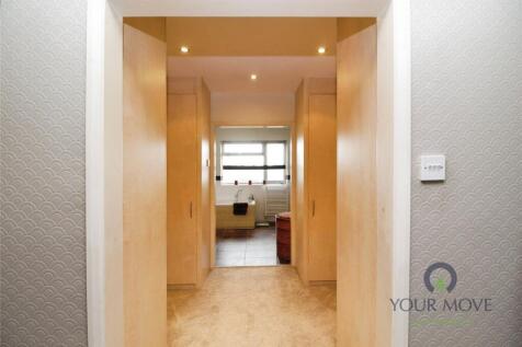Principle Dress Room