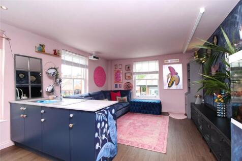Kitchen/ Lounge