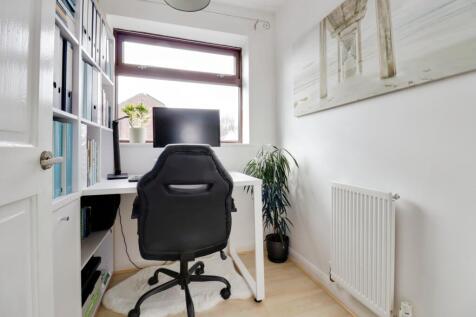 Bedroom/Office