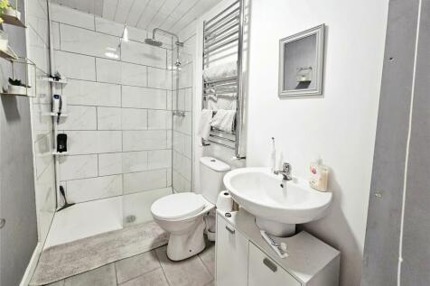 Bedroom 1 En-Suite