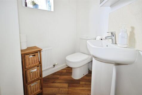 Cloakroom/Wc