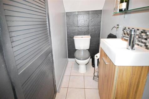 Cloakroom/Wc
