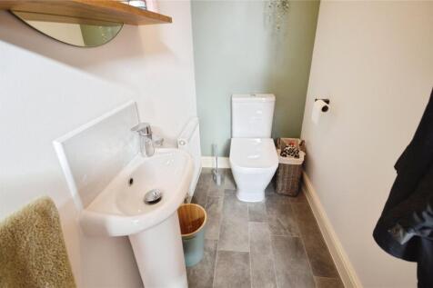 Cloakroom/Wc